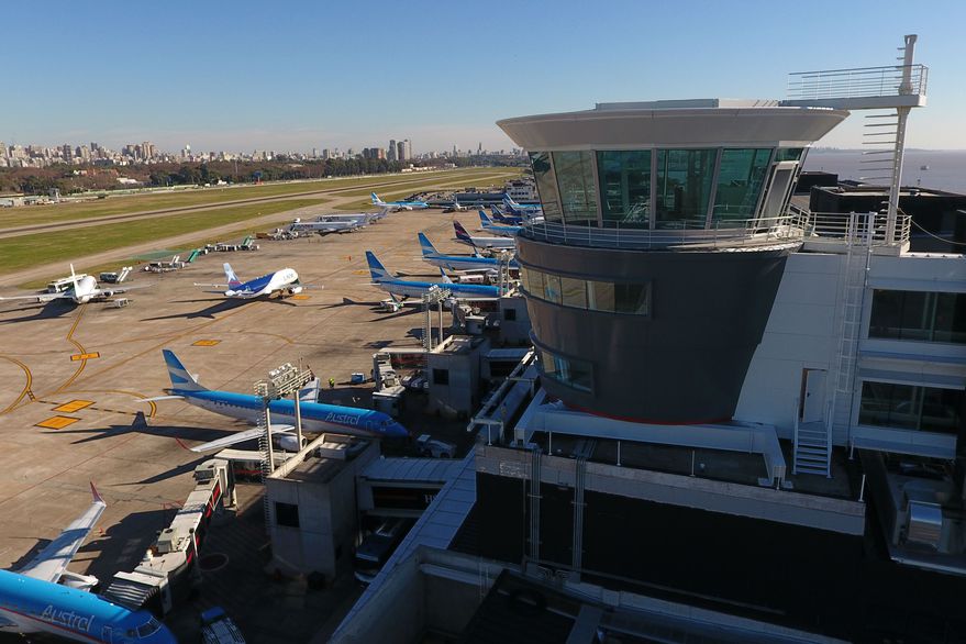 En Plenas vacaciones: Los vuelos de cabotaje de todo el país se ven afectados por un paro de controladores que se extenderá por días