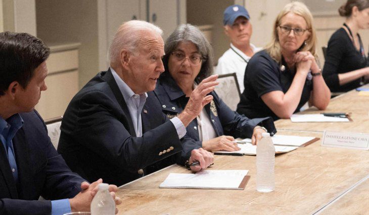 Miami: Biden visitó Florida para acompañar a familiares de las víctimas