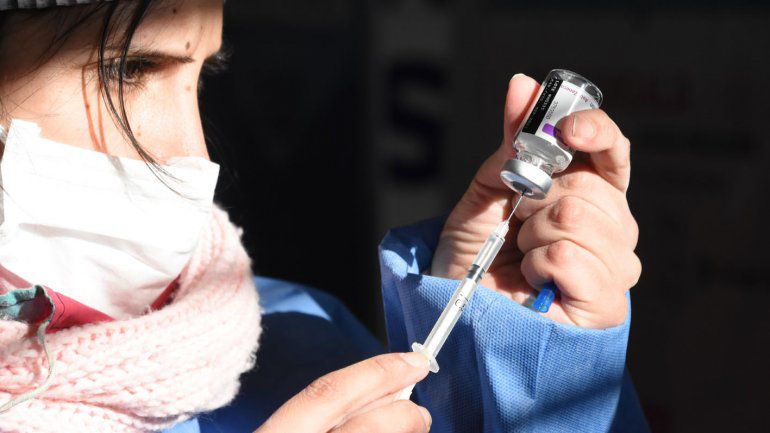 Por el nuevo DNU, las personas que sufran «daños físicos» por las vacunas serán indemnizadas