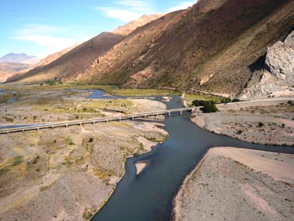Reconocidos juristas pidieron a Fiscalía de Estado suspender la licitación de Portezuelo el Viento