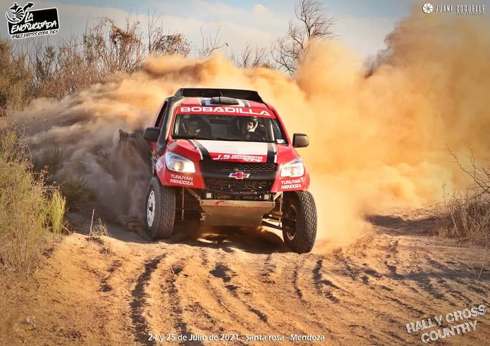Victoria de Javier Bobadilla y Juan Carlos Pereira en el Campeonato Mendocino de Cross Country