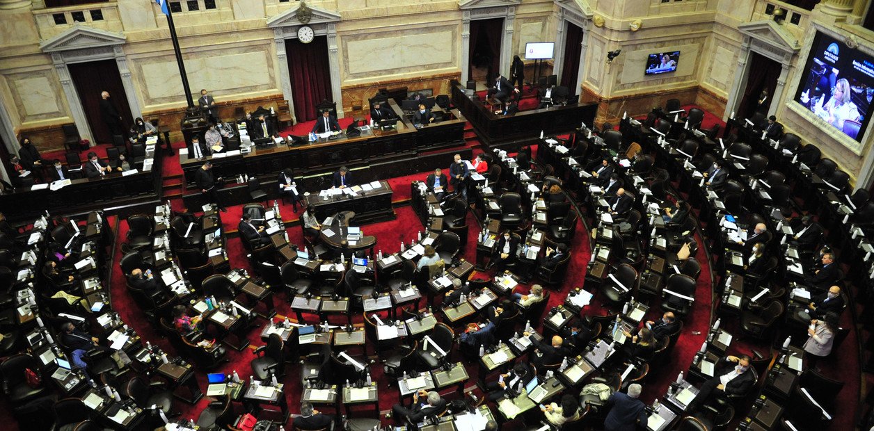 Un nuevo proyecto de ley busca prohibir el uso del lenguaje inclusivo en el Gobierno y las escuelas