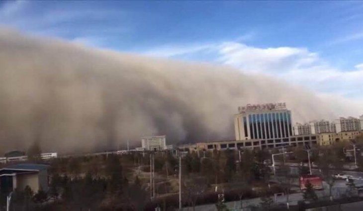 Una tormenta de arena se «tragó» una ciudad en China