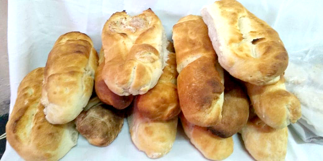 El jardín maternal de Pueblo Diamante elabora panificados para donar  a un merendero