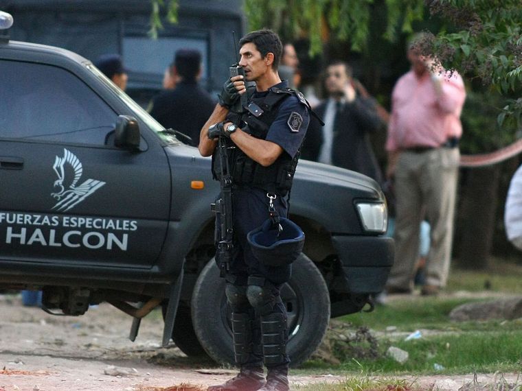 Buenos Aires: Un hombre tomó de rehén a su pareja, a la hija de ella y a su suegra