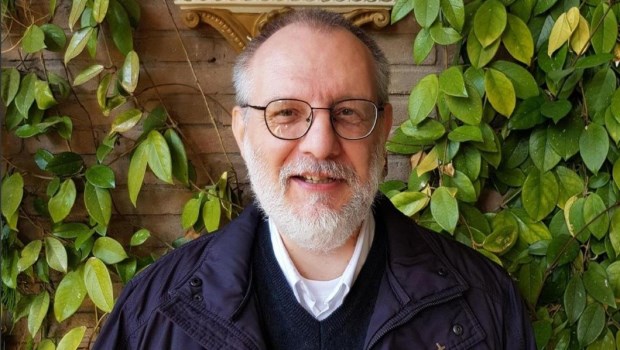 Buscan a quien le envió una carta al Papa con tres balas­