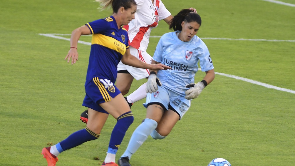 Destacan la importancia del acuerdo  para que los medios públicos televisen  la Liga Femenina de Fútbol