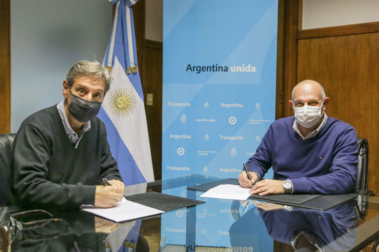 Félix firmó un convenio para crear  un nodo logístico en San Rafael