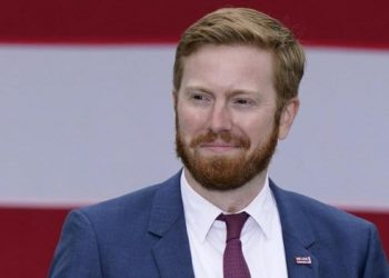 El viaje de dos legisladores estadounidenses a Kabul provoca la furia de la administración Biden