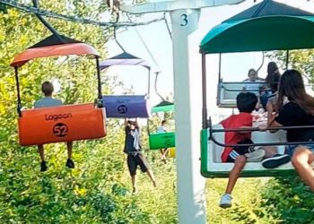 Estados Unidos: un hombre murió tras caerse de un teleférico desde 15 metros