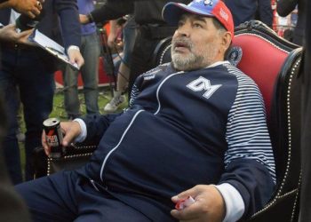 Falsificaron la firma de Diego Maradona en una planilla de su internación