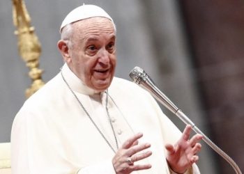 Francisco: “En política no es inusual encontrar hipócritas que viven un desdoblamiento entre lo público y lo privado”