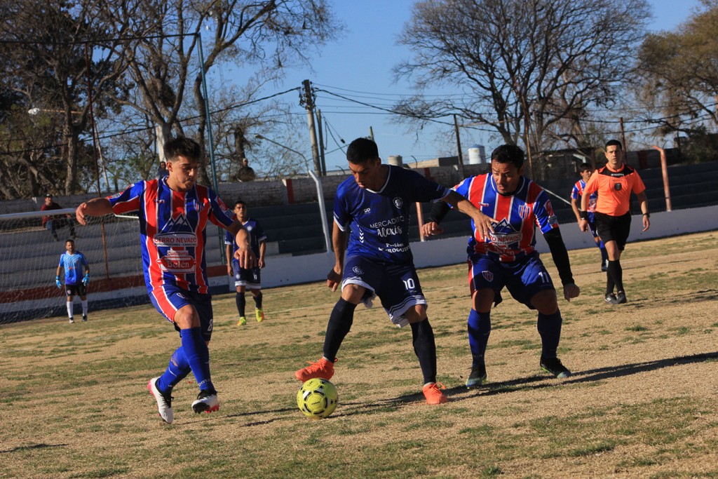 Fútbol: comienza una nueva fecha en Primera A y se reinicia la B