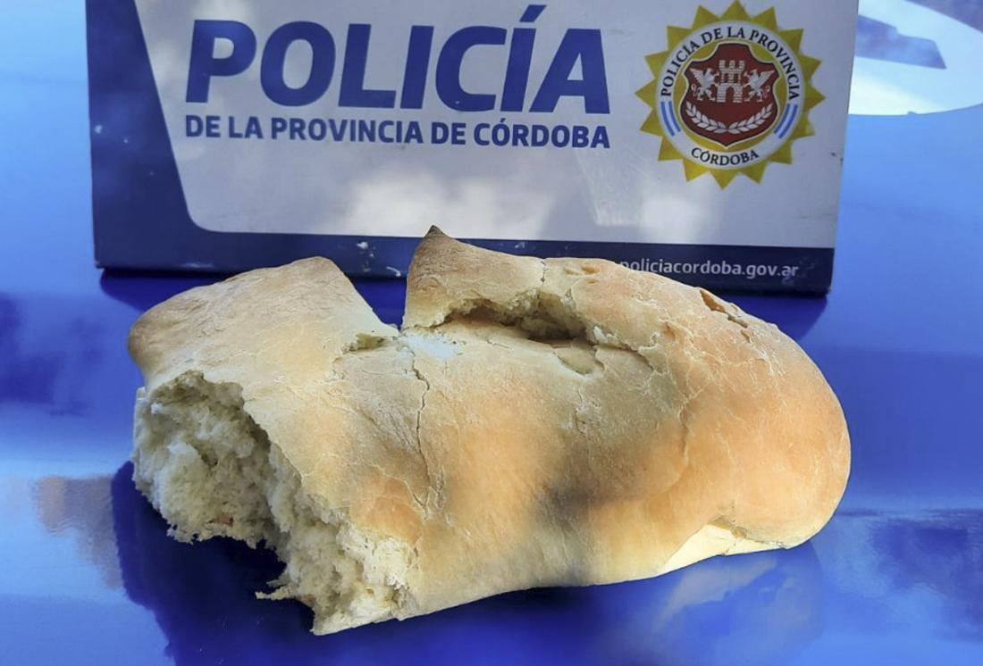 Polémica en Córdoba: un hombre fue aprehendido por la Policía porque tenía hambre y robó un pan