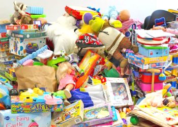 Intercambiaron poesía por juguetes para festejar el Día del Niño