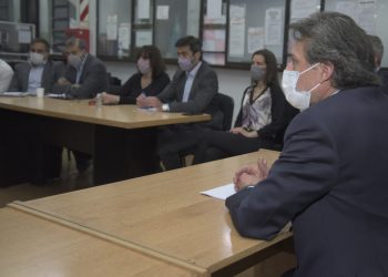 Este viernes los profesionales de la salud votarán si aceptan o rechazan la propuesta de aumento salarial