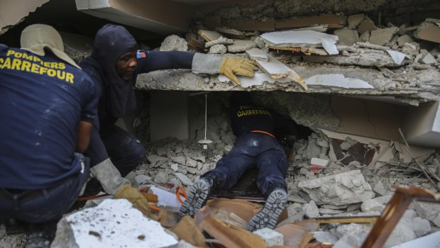 Se eleva a 1.297 el número de víctimas por el sismo en Haití