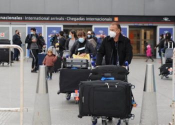 Sin cuarentena para argentinos residentes que viajaron por trabajo al exterior