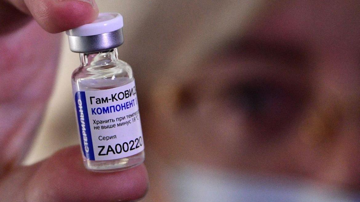 Un grupo de mujeres denunció al Gobierno por la muerte de familiares que esperaban segundas dosis de Sputnik-V