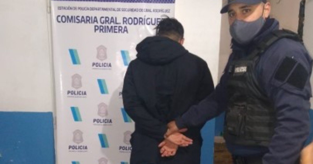 Un hombre compró un auto, no funcionaba y mató al vendedor de una puñalada