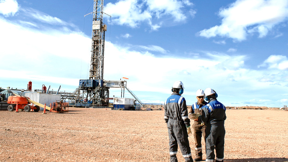 YPF invertirá 513 millones de dólares en Mendoza y la Provincia desistirá de una deuda de la petrolera de hace mucho años