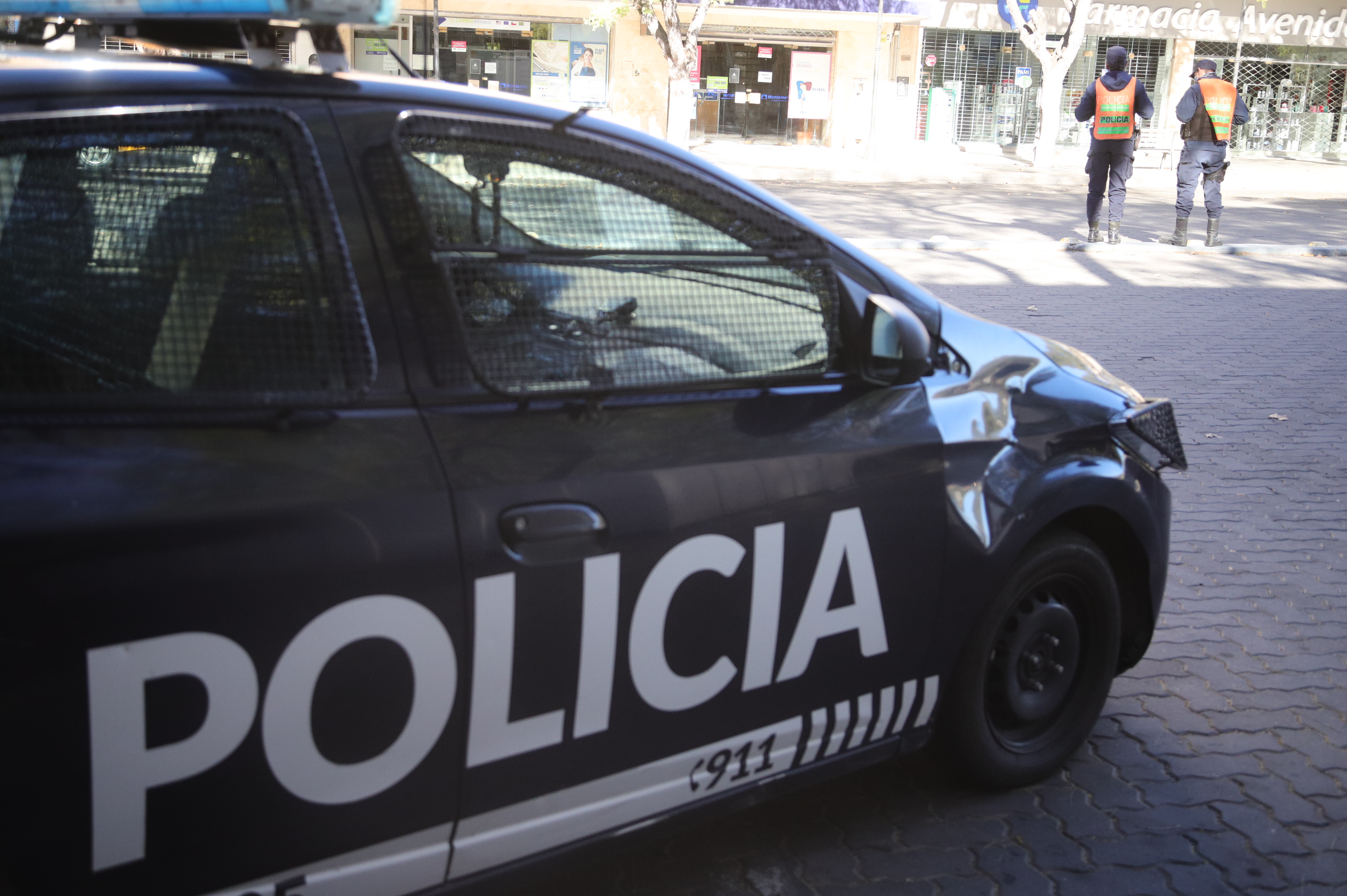 Fuerte accidente entre una  moto y una camioneta