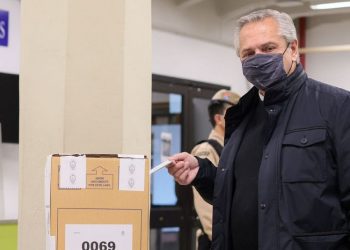 Alberto Fernández votó en Puerto Madero y esperará los resultados en la Quinta de Olivos: “La Argentina mañana sigue”
