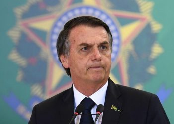 Bolsonaro reveló que su esposa se vacunó en Estados Unidos y recibió una ola de críticas