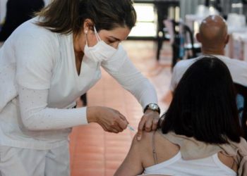 Continúa la baja de contagios e internaciones en el país: la situación en las provincias