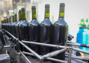 Crisis del vidrio: Mendoza pide a la Casa Rosada que destrabe la importación de botellas