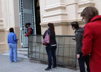 Elecciones PASO 2021: se siguió votando después de las 18 hs. y se demoran los resultados oficiales