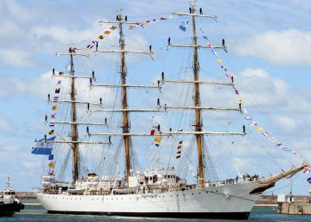 En medio de la tensión por los límites, la Fragata Libertad debió cancelar sus actividades en Chile y generó suspicacias