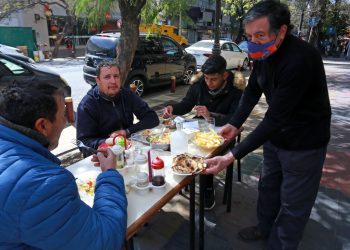 Fin de la restricción: eliminan los límites de capacidad en bares y restaurantes