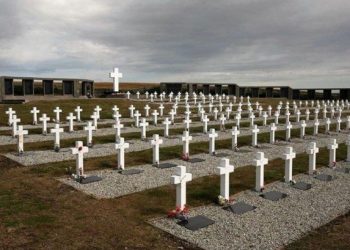 Identificaron los restos de cuatro soldados argentinos enterrados en una fosa común en las Islas Malvinas