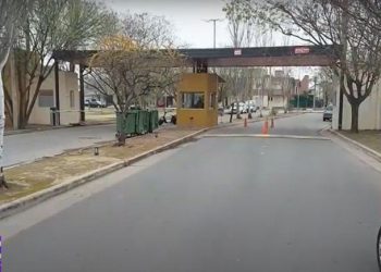 Conmoción en Córdoba: Ingresó a un barrio privado desnudo y pidiendo ayuda, pero murió repentinamente