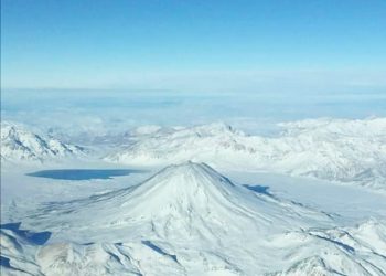 Hay más de 20 centímetros de nieve acumulada en la Laguna del Diamante