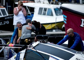La odisea del primer hombre que cruzó el Atlántico en una embarcación a remo desde Norteamérica hasta Europa