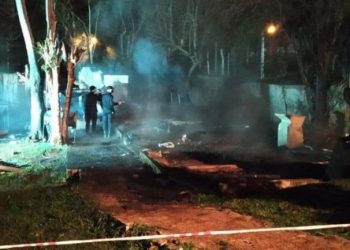 Quiso asustar al novio: incendió la casa y lo mató a él y a su hijo