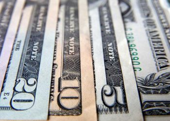 Tras la derrota del gobierno, los analistas esperan subas en los activos argentinos y menos presión sobre el dólar