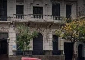 PASO 2021: Una mujer de 80 años murió en el patio de una escuela