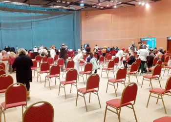 Fuerte choque en pleno cruce con semáforos