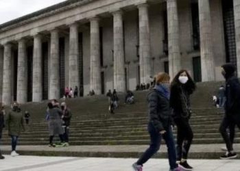 Autorizan el retorno a la presencialidad plena en las universidades