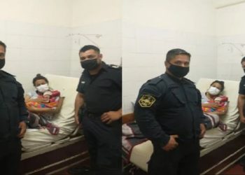 Dos policías fueron a allanar una casa y terminaron ayudando a una mujer en el parto
