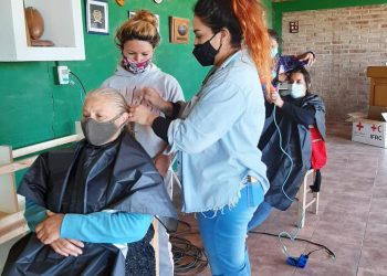 Mediante el proyecto “Medios de Vida” la Cruz Roja capacita a vecinos en oficios