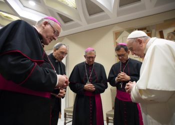 El papa Francisco expresó hoy su «vergüenza» tras el escándalo de abusos sexuales contra niños en Francia