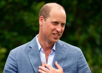 El príncipe William dijo que las grandes mentes deberían centrarse en salvar la Tierra, no en viajes espaciales