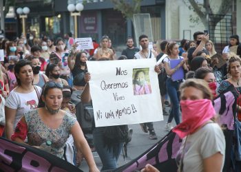 Se realizó una emotiva marcha pidiendo justicia por el femicidio de Natalia Tagua