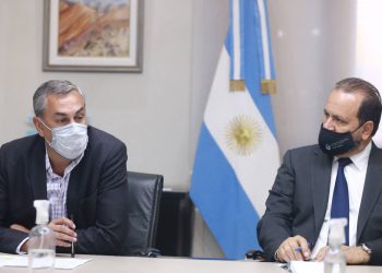 Falta de botellas: Enrique Vaquié se reunió con autoridades de los ministerios de Agricultura y Economía de la Nación