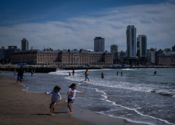 Fin de semana largo: cuántos miles de millones de pesos gastaron los turistas