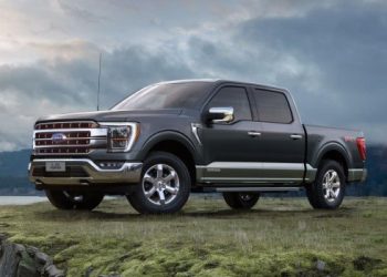 Ford introduce en el mercado local la primera pickup híbrida